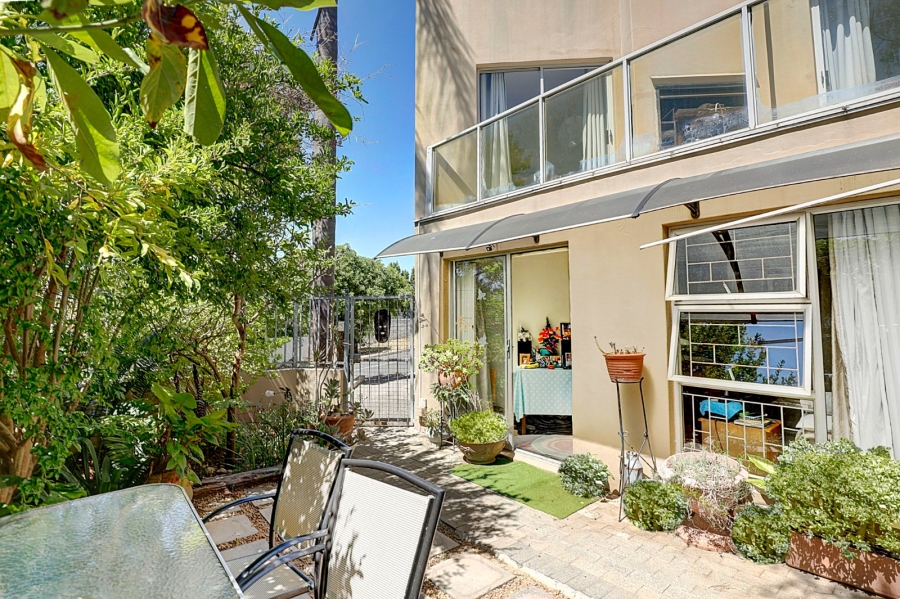 5 Bedroom Property for Sale in Loevenstein Western Cape